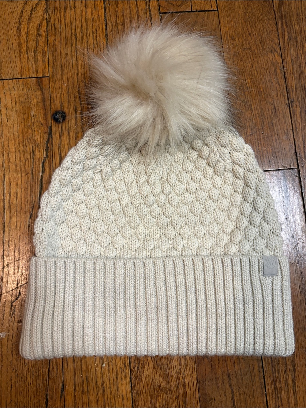 Lululemon Bubble Knit Pom Beanie